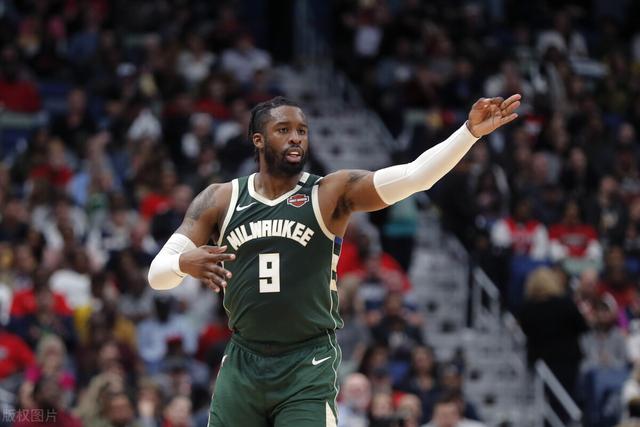 米切尔社媒告别广州龙狮 媒体人：目前第一选择是尝试重返NBA执教